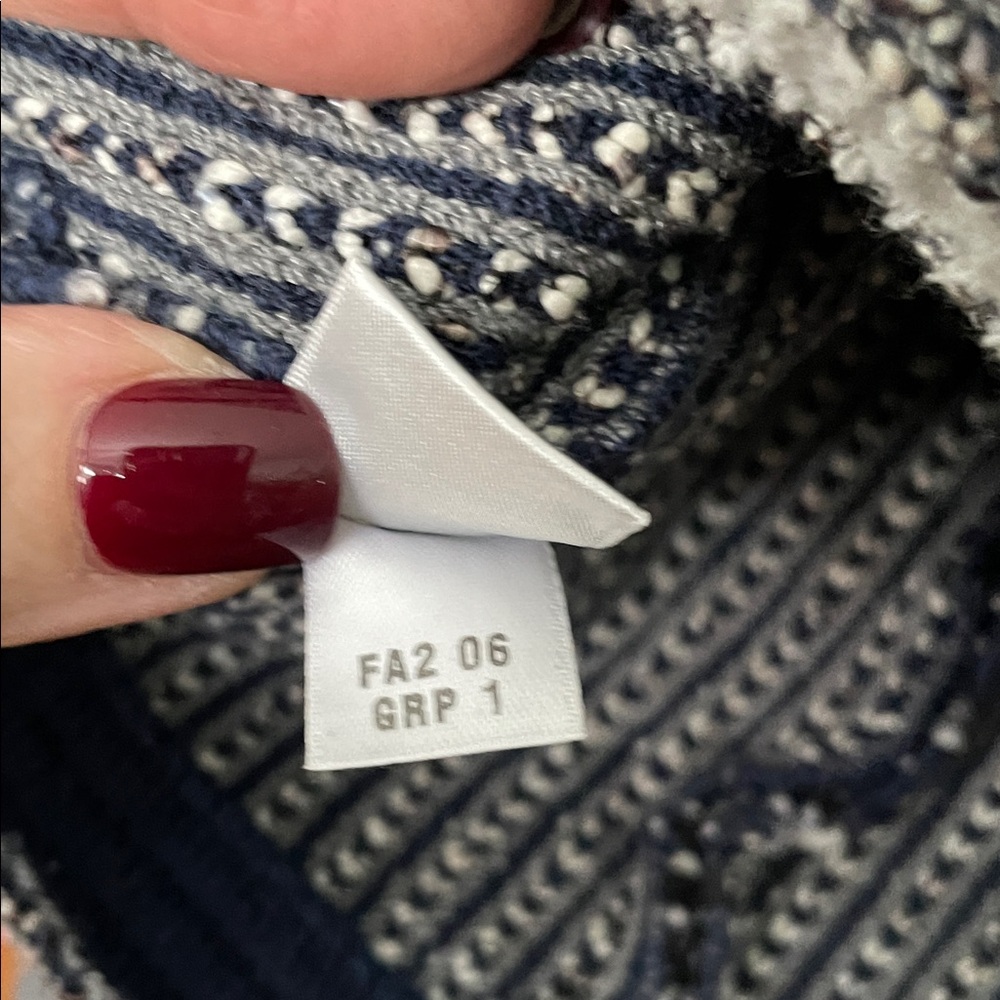 St. John Collection Navy and White Tweed Blazer - Picture 10 of 14
